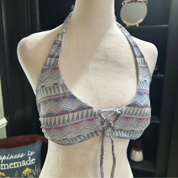 Victoria’s Secret reversible bikini top size small - Picture 3 of 11